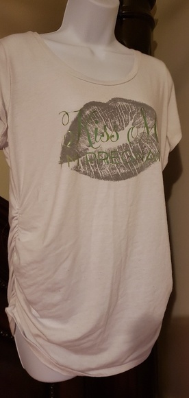 Kiss me I'm pregnant maternity tee - Picture 1 of 2